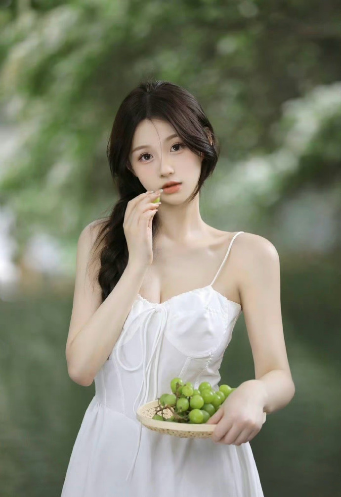 奇怪的她